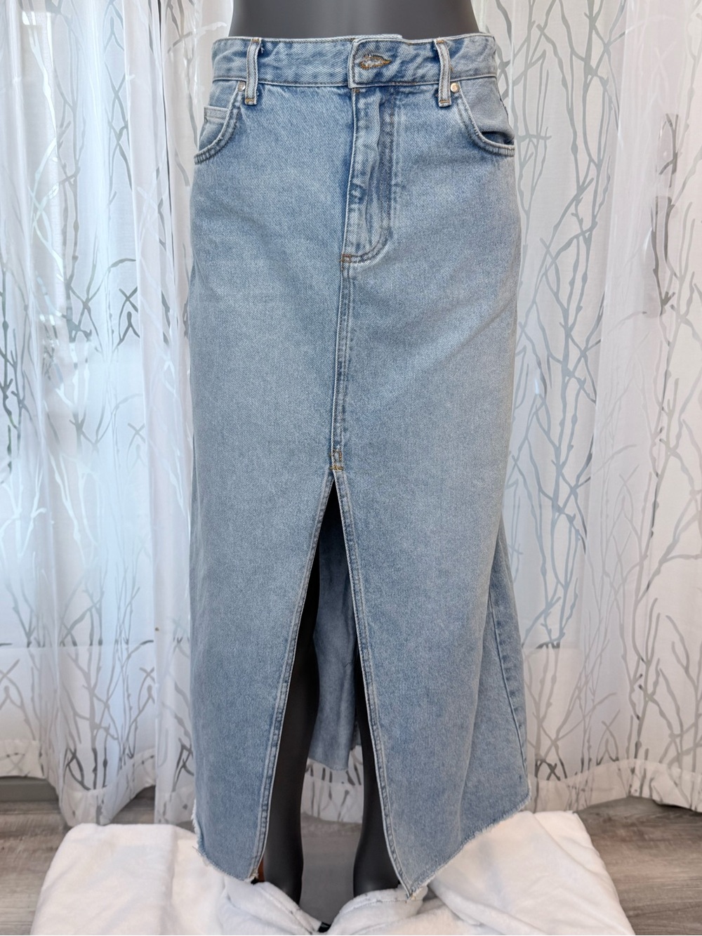 Anthropologie Pilcro The Madi Front-Slit Denim Maxi Skirt Size 2 P